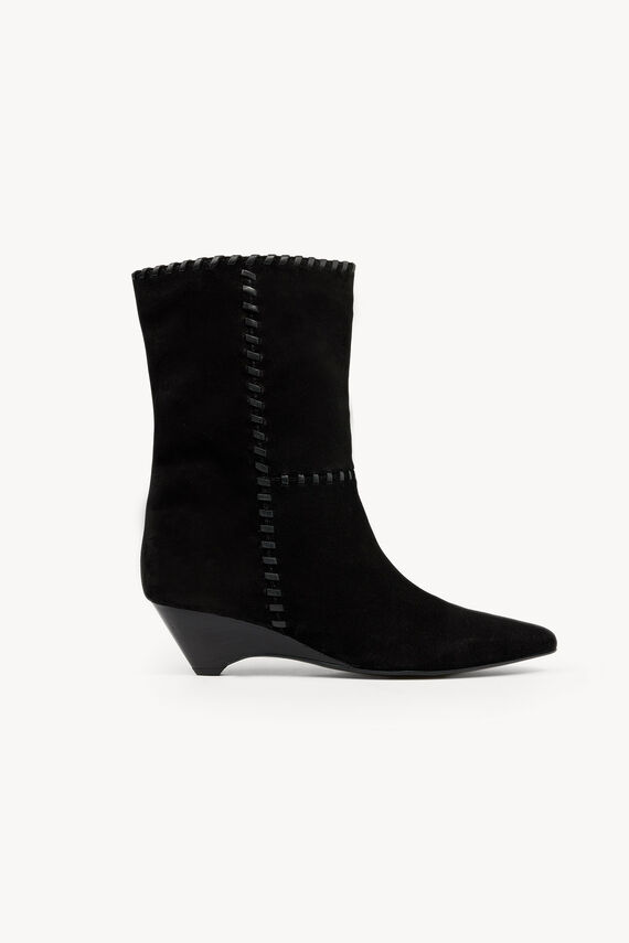Maya. Bota de serraje con cuña