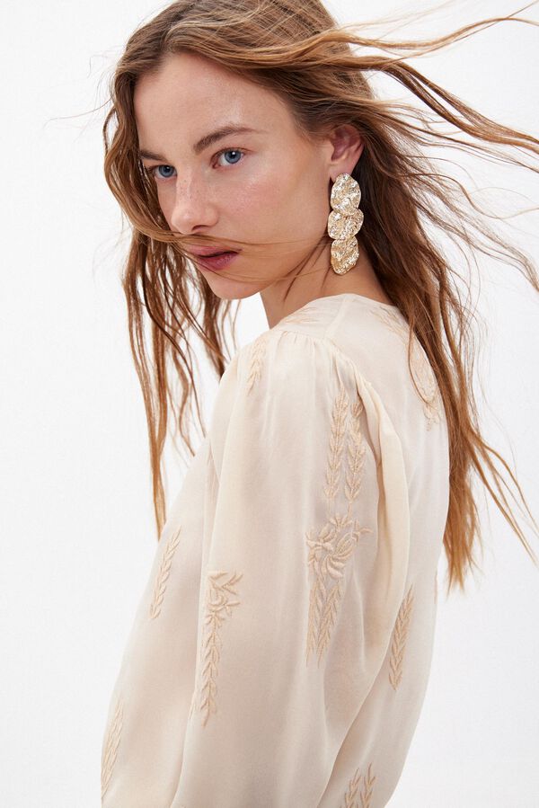 Hoss Intropia Eugenia. Embroidered flowing blouse Ivory