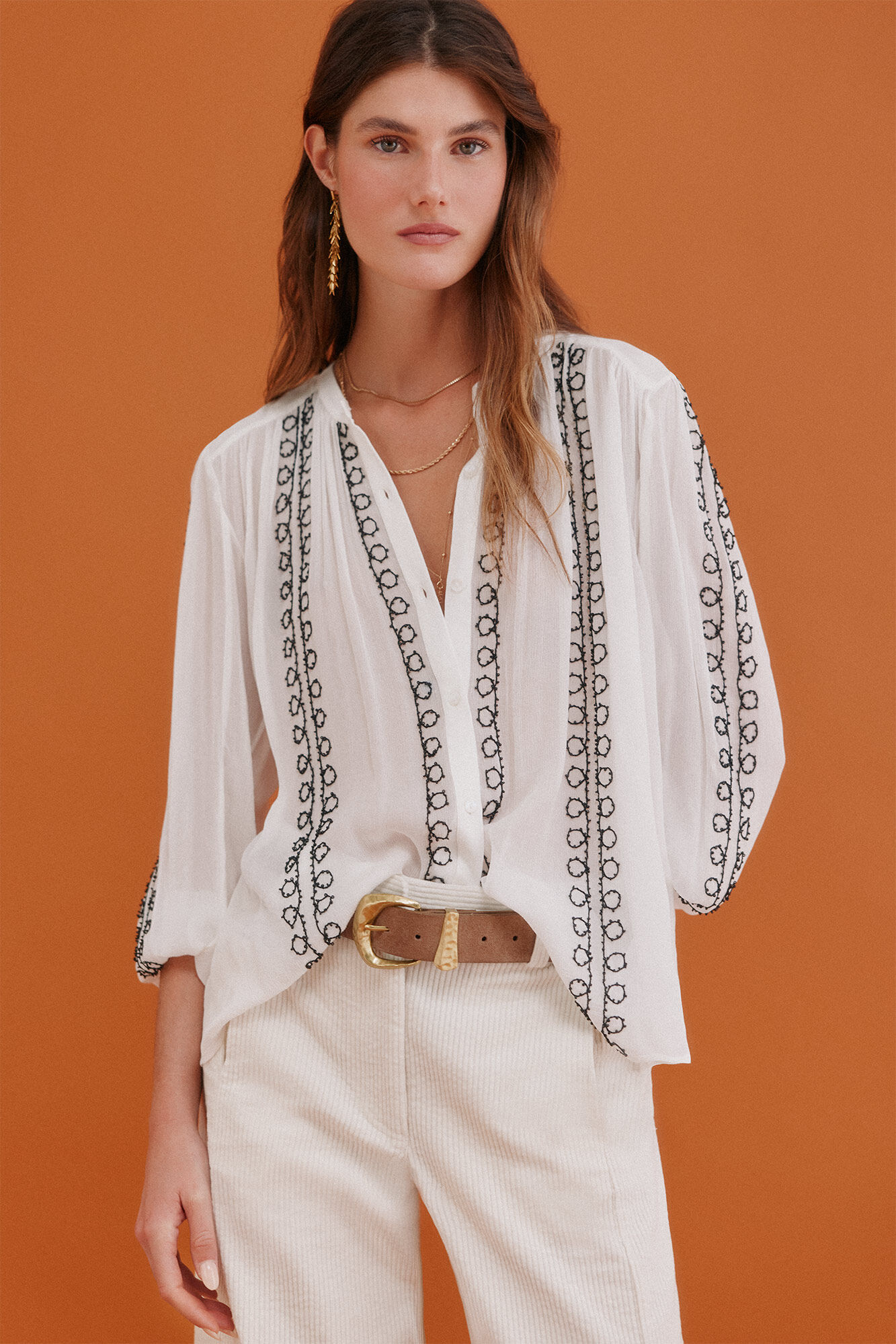 Hoss Intropia Gra&ccedil;a. Blusa bordada