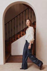 Hoss Intropia Paola. Shiny loose fit trousers Blue