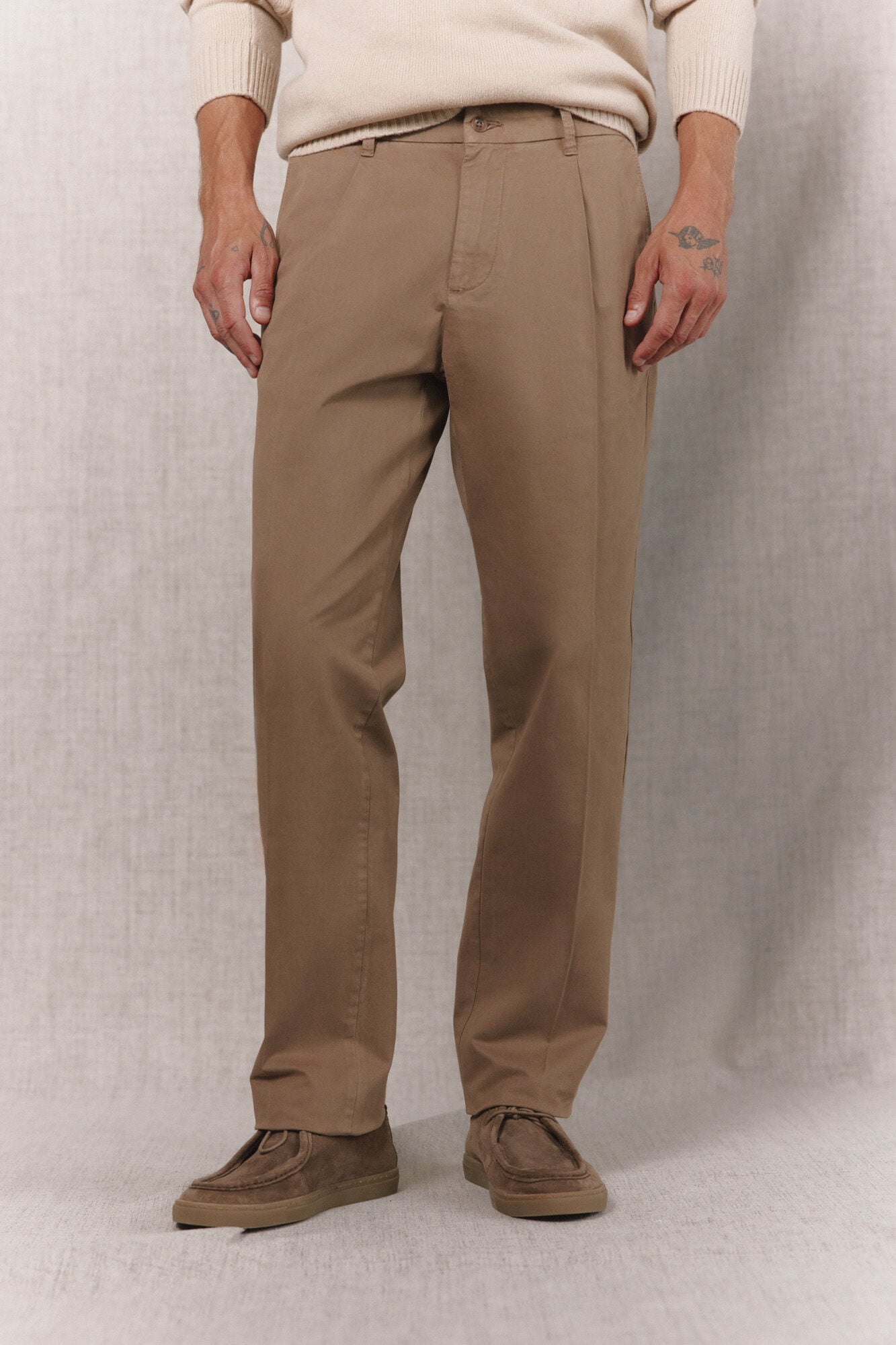 OOTO Pantal&oacute;n jogger con gomas y pinza regular fit