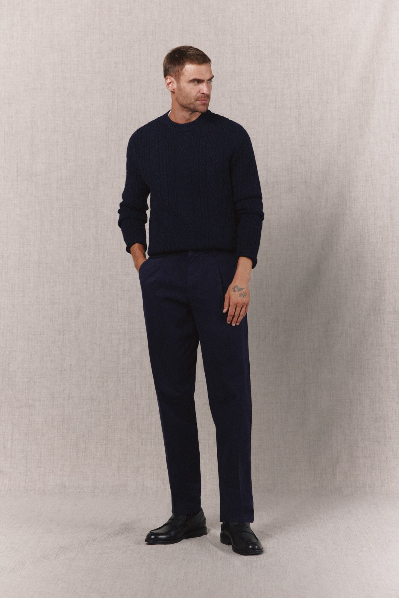OOTO Pantal&oacute;n jogger con gomas y pinza regular fit