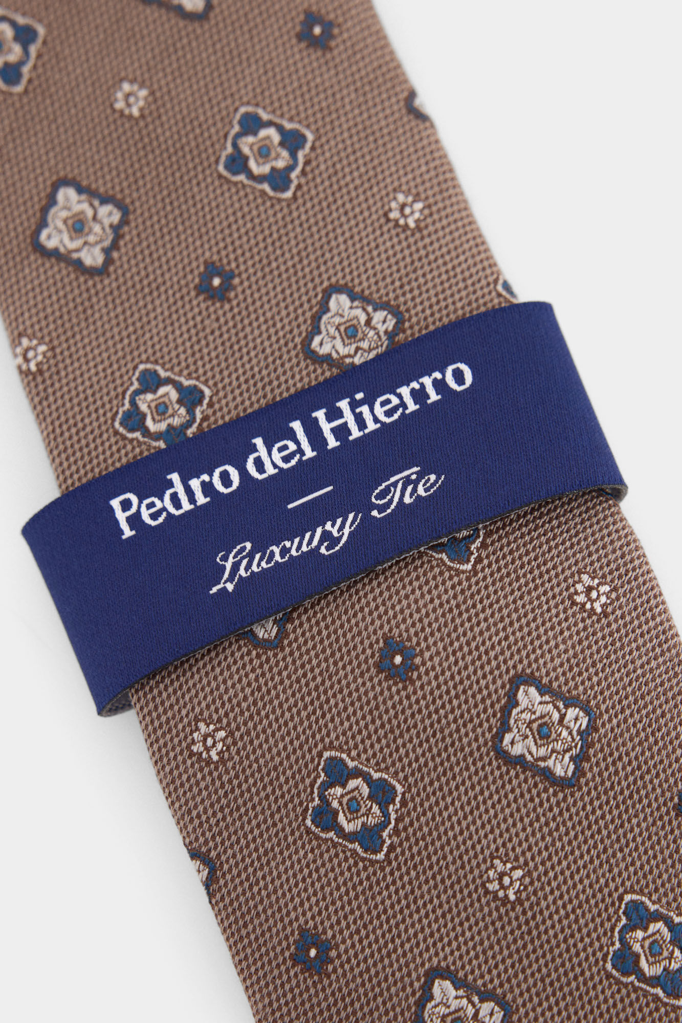 Pedro del Hierro Gravata em seda natural