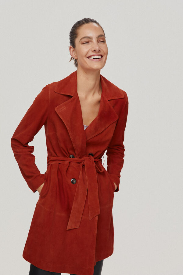 Pedro del Hierro Trench ligero ante Pink
