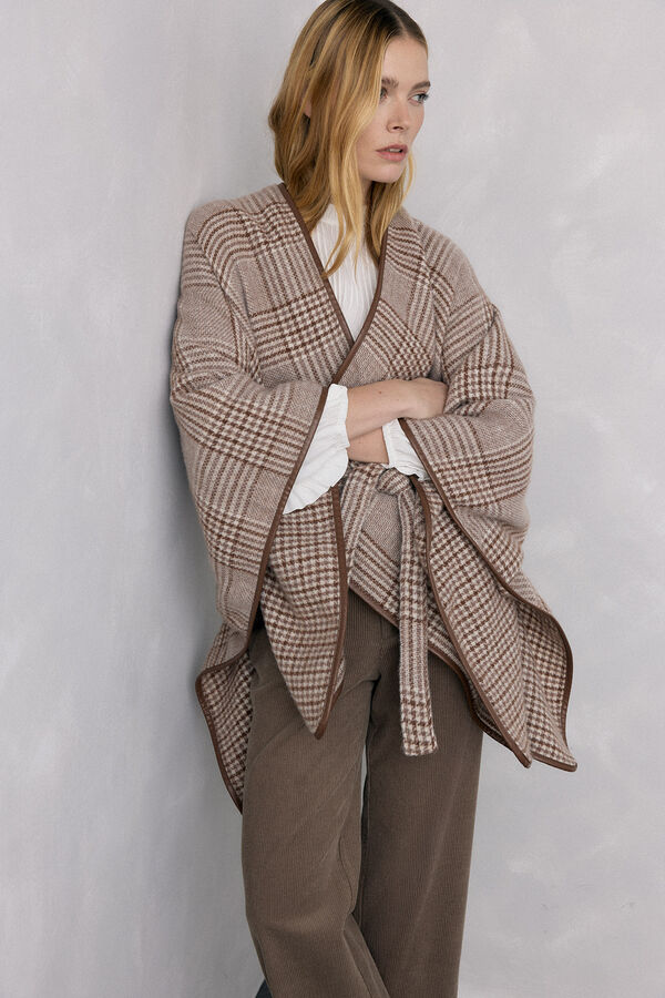 Pedro del Hierro Plaid poncho Several