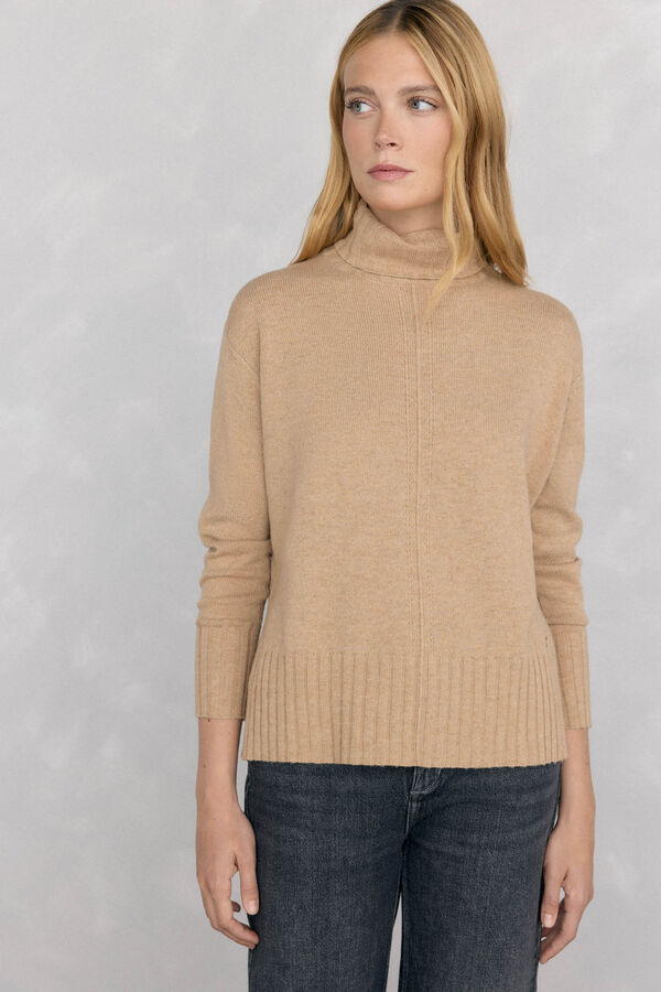 Pedro del Hierro wool neck sweater with center seam Beige