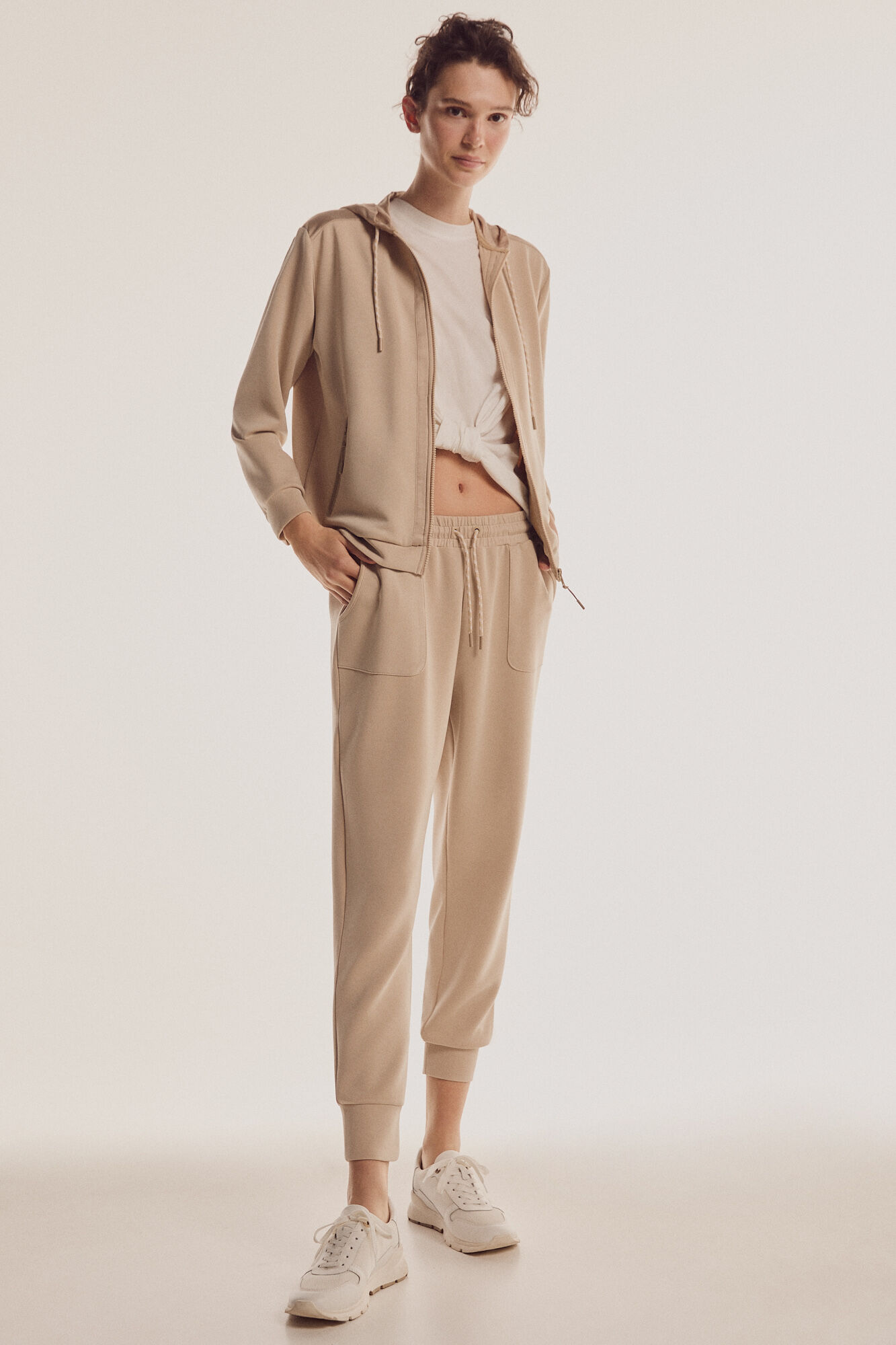 Pantalones deportivos de mujer | Nueva Colección | Cortefiel