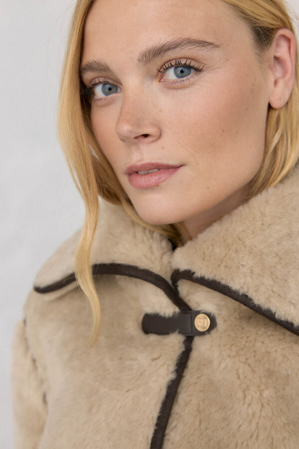 Pedro del Hierro Snap-on fur jacket Ecru