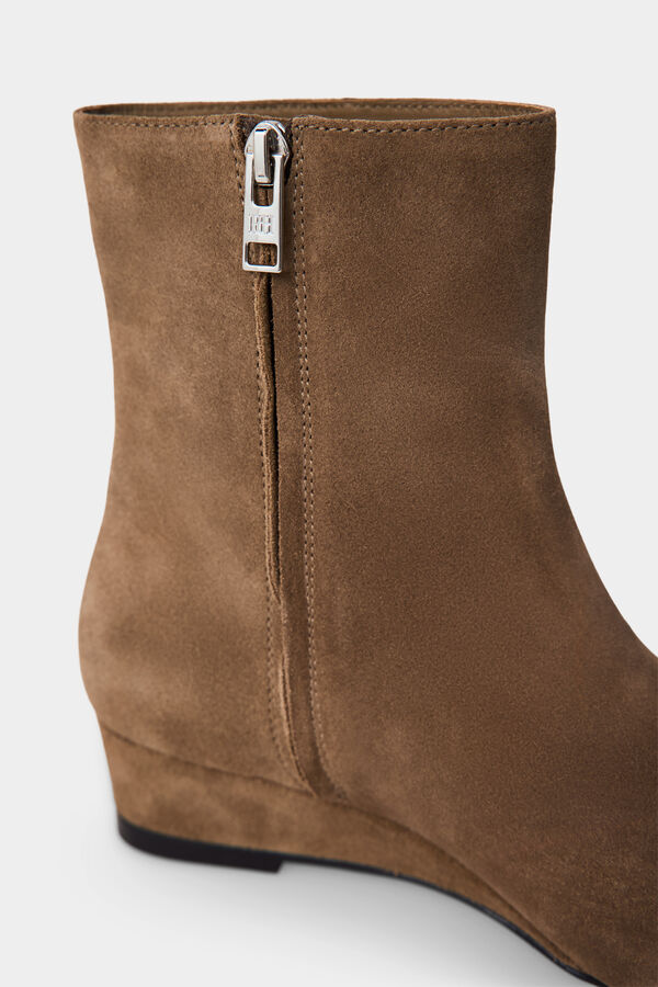 Pedro del Hierro Leather ankle boot Ecru