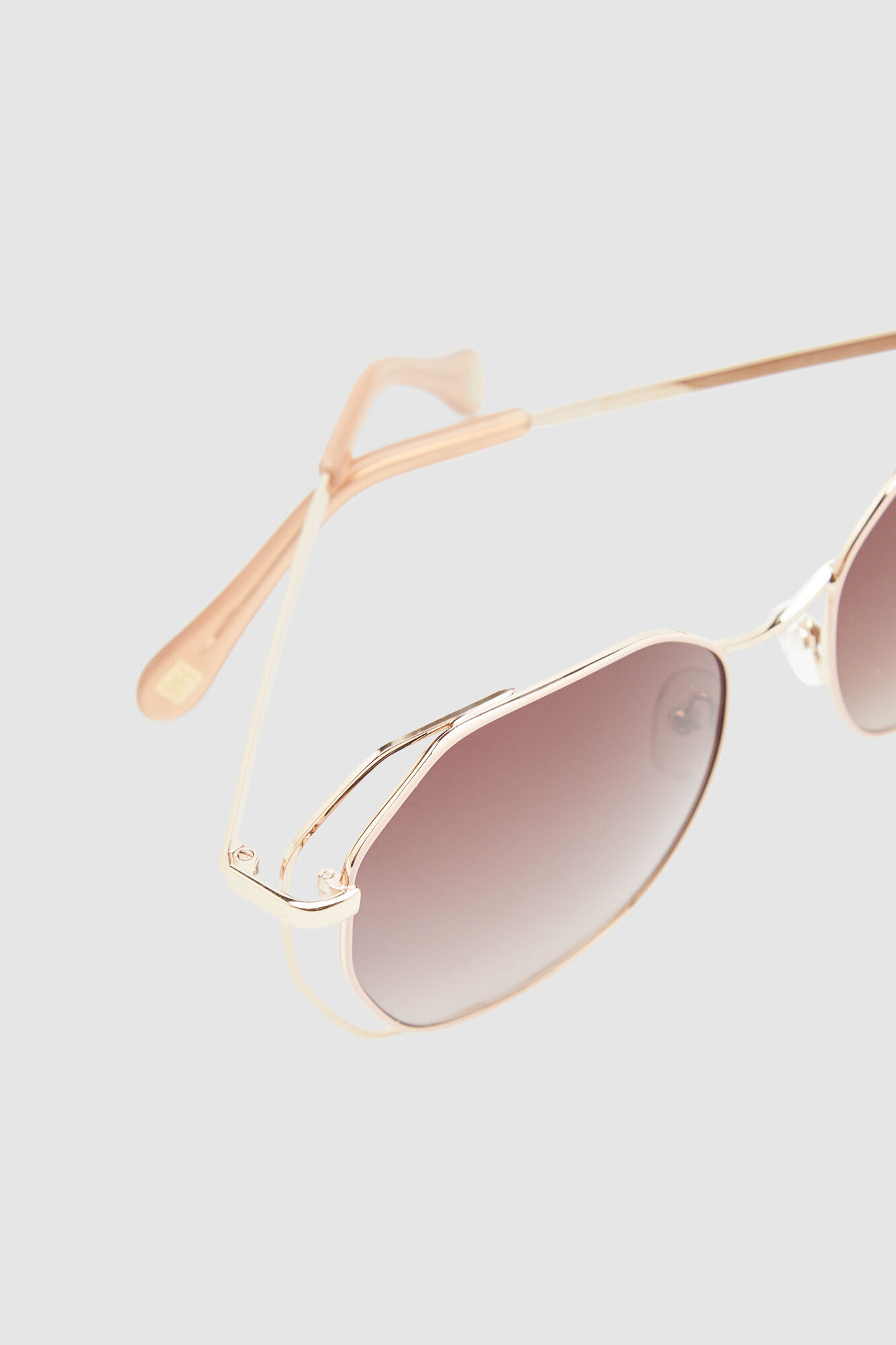 gafas de sol rosas mujer