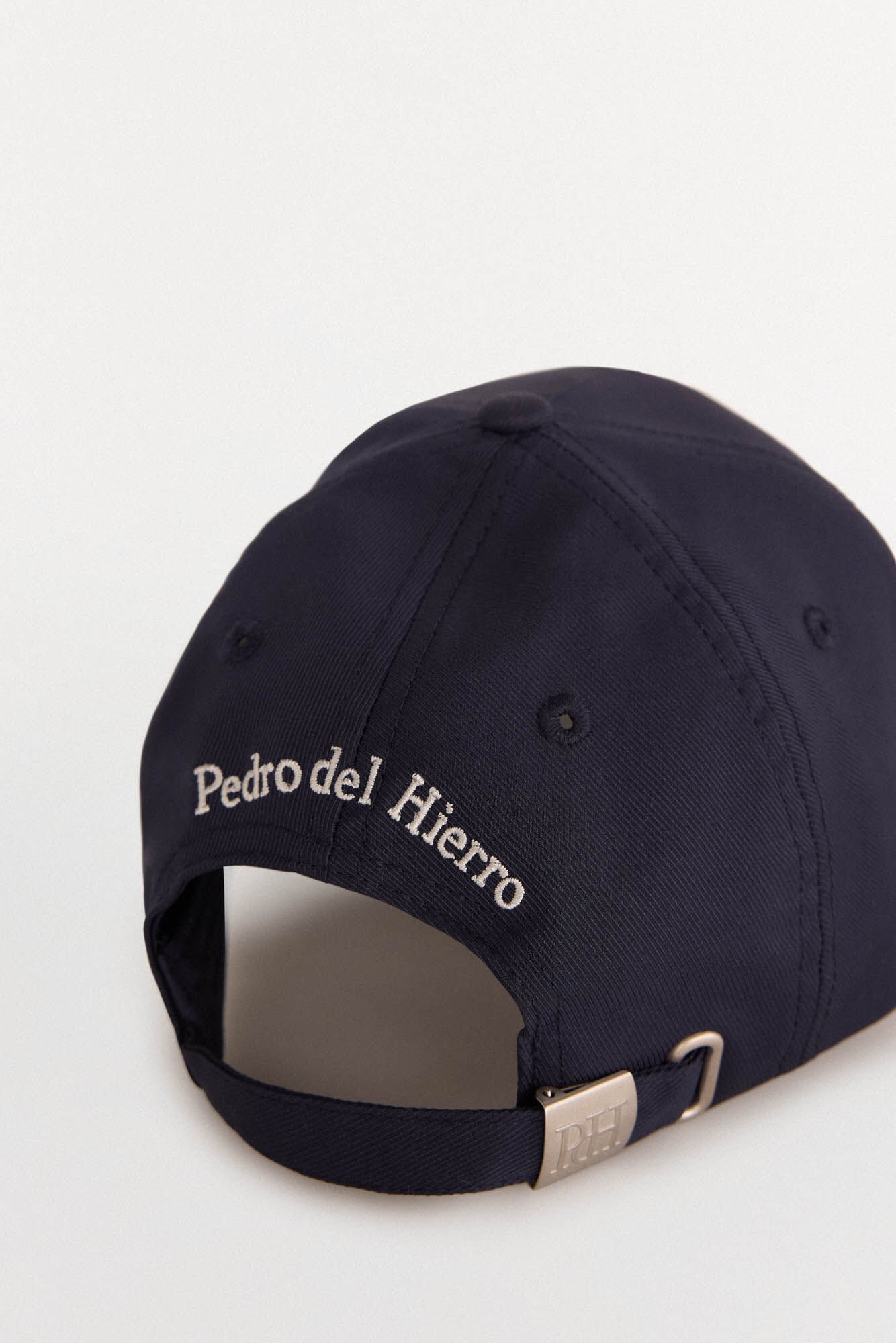 Pedro del Hierro Golf visor cap