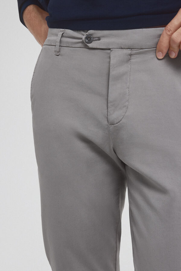 Pedro del Hierro Calças chino premium flex corte regular Cizento