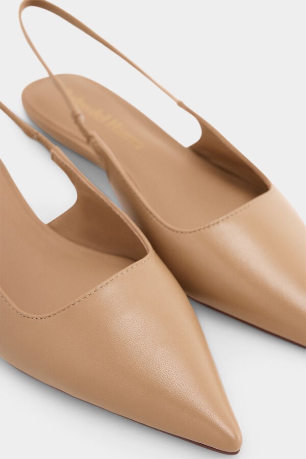 Pedro del Hierro Shiny leather flat shoe Ecru