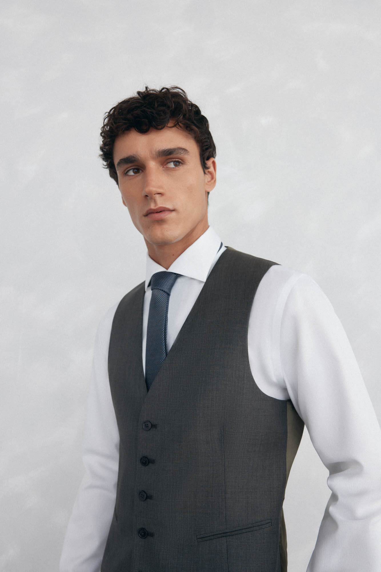 Pedro del Hierro Slim fit tan vest