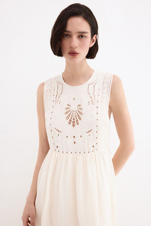 Pedro del Hierro Vestido rom&acirc;ntico bordado Branco