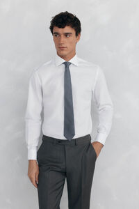 Pedro del Hierro Camisa com abotoaduras, não passa a ferro e é resistente a manchas