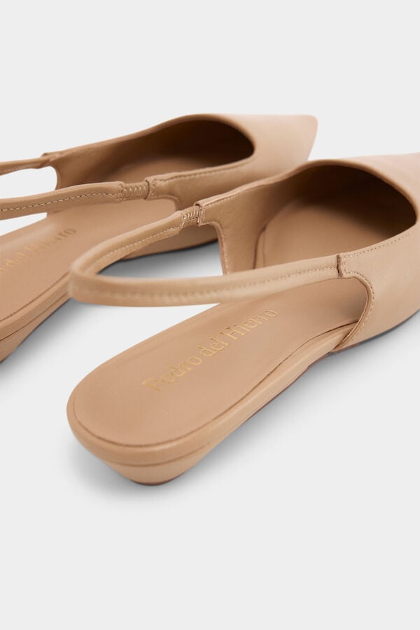 Pedro del Hierro Shiny leather flat shoe Ecru