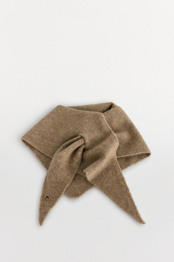 Pedro del Hierro triangle shawl Beige
