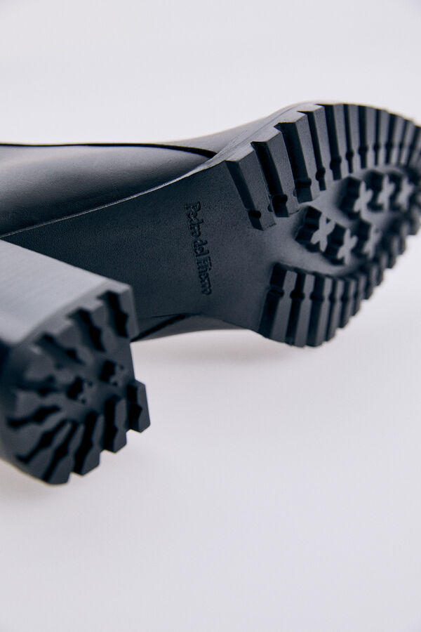 Pedro del Hierro Botins salto de pele com sola track Preto