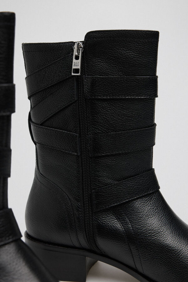 Pedro del Hierro Biker boot with buckles Black