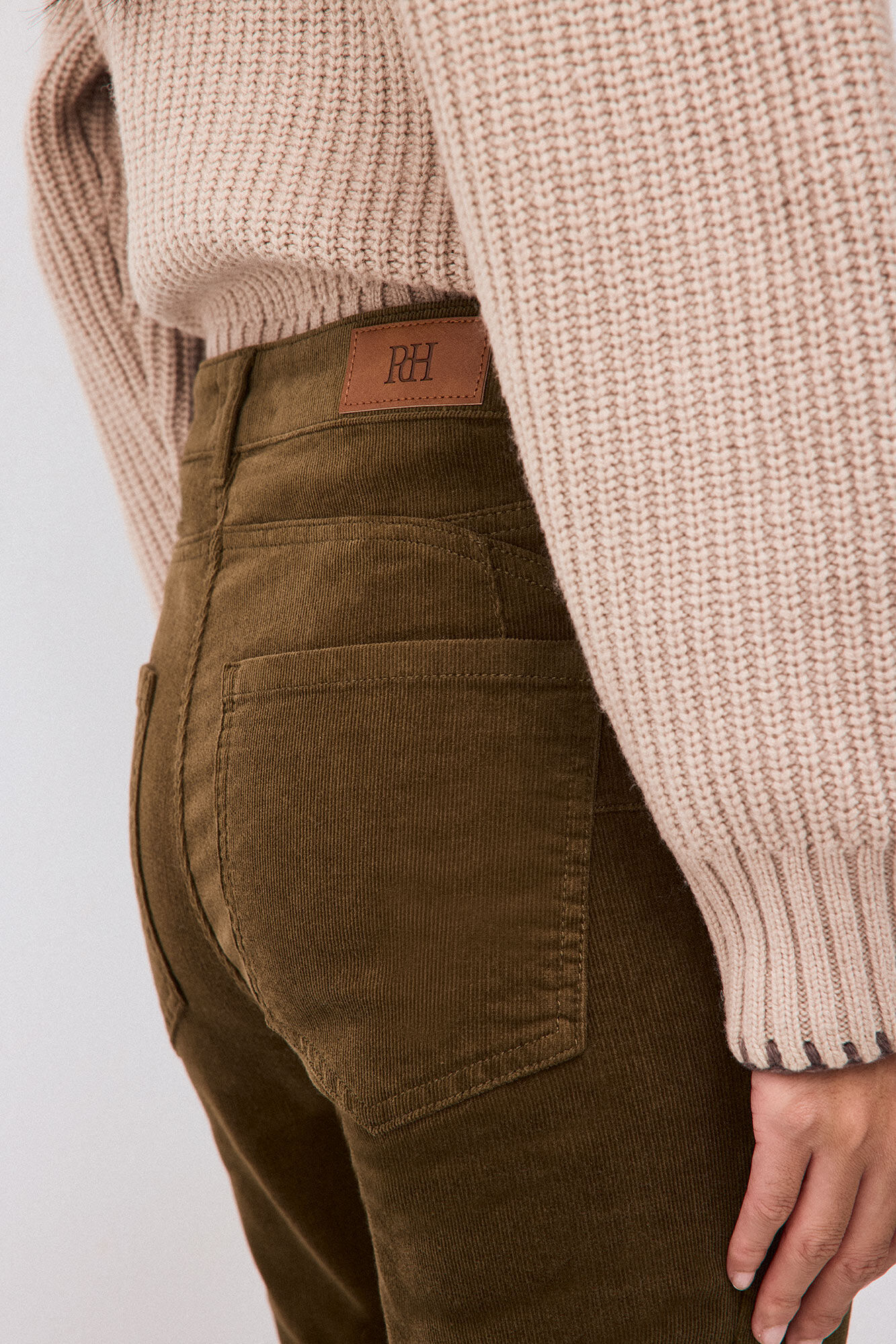 Pedro del Hierro Pantalones push up straight pana