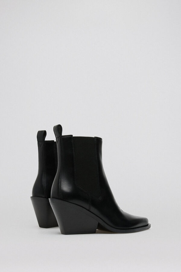 Pedro del Hierro Cowboy ankle boot Black