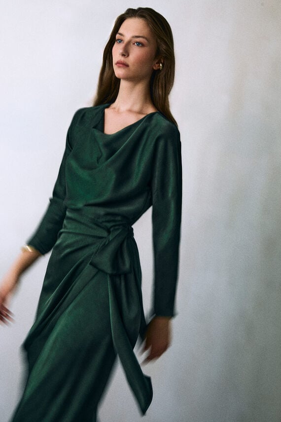 Vestido efecto envolvente manga larga