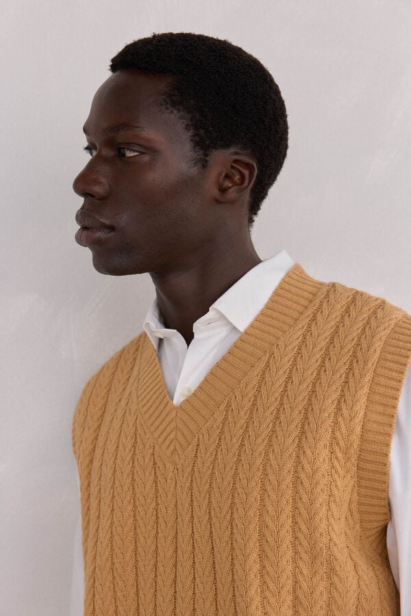 Pedro del Hierro Structured vest with a marked structure Brown