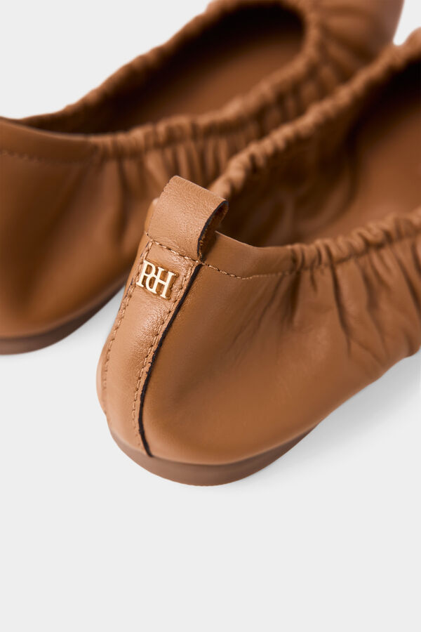Pedro del Hierro Leather ballet flats Beige