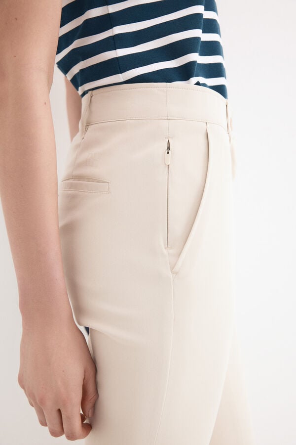 Pedro del Hierro Cal&ccedil;as chino t&eacute;cnicas Beige