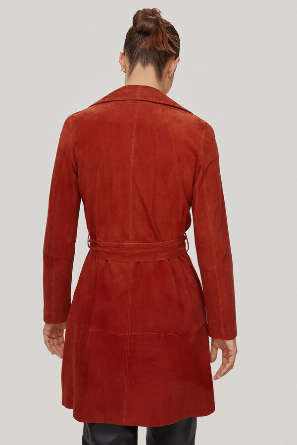 Pedro del Hierro Trench ligero ante Pink