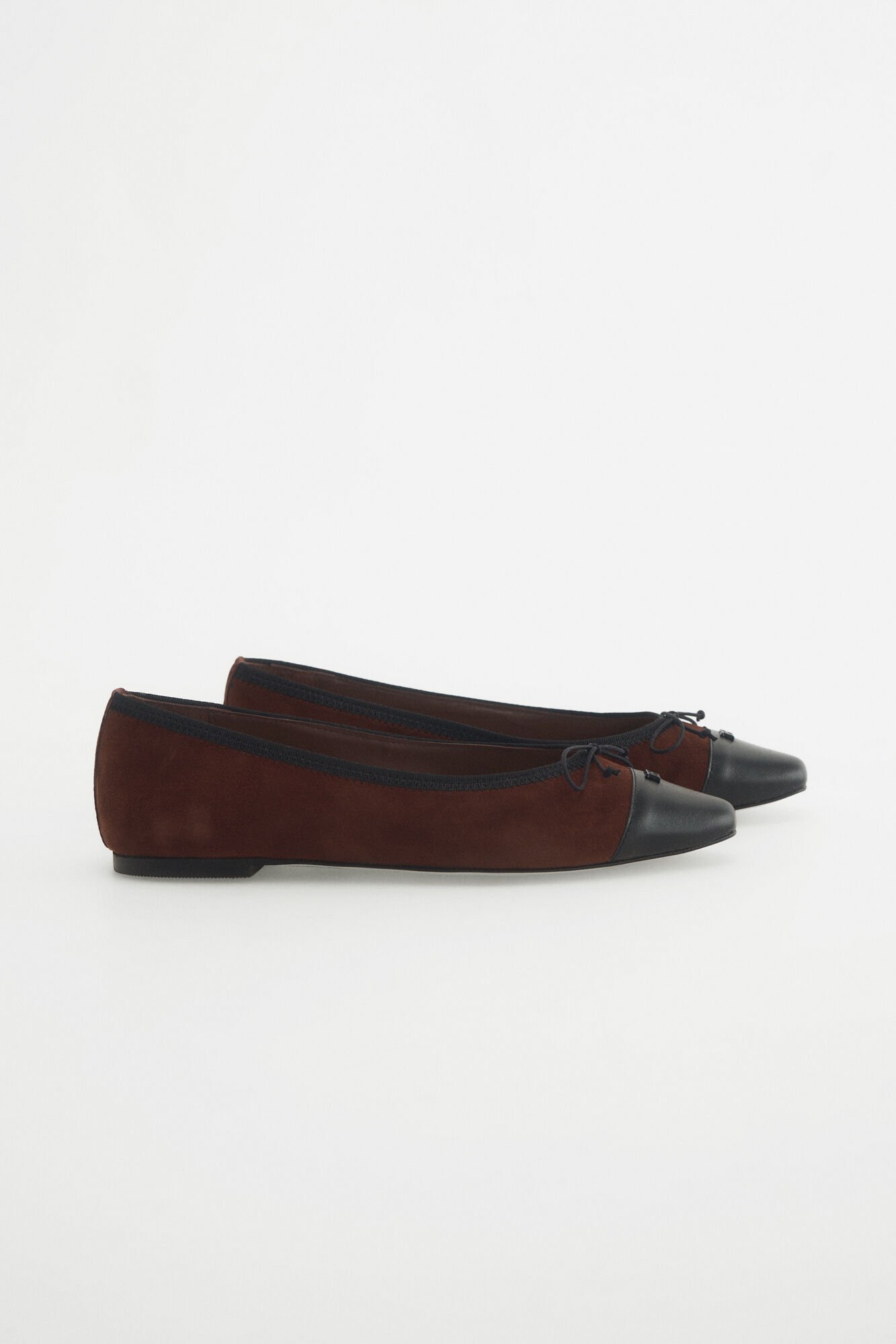 Pedro del Hierro Two-tone logo ballet flat