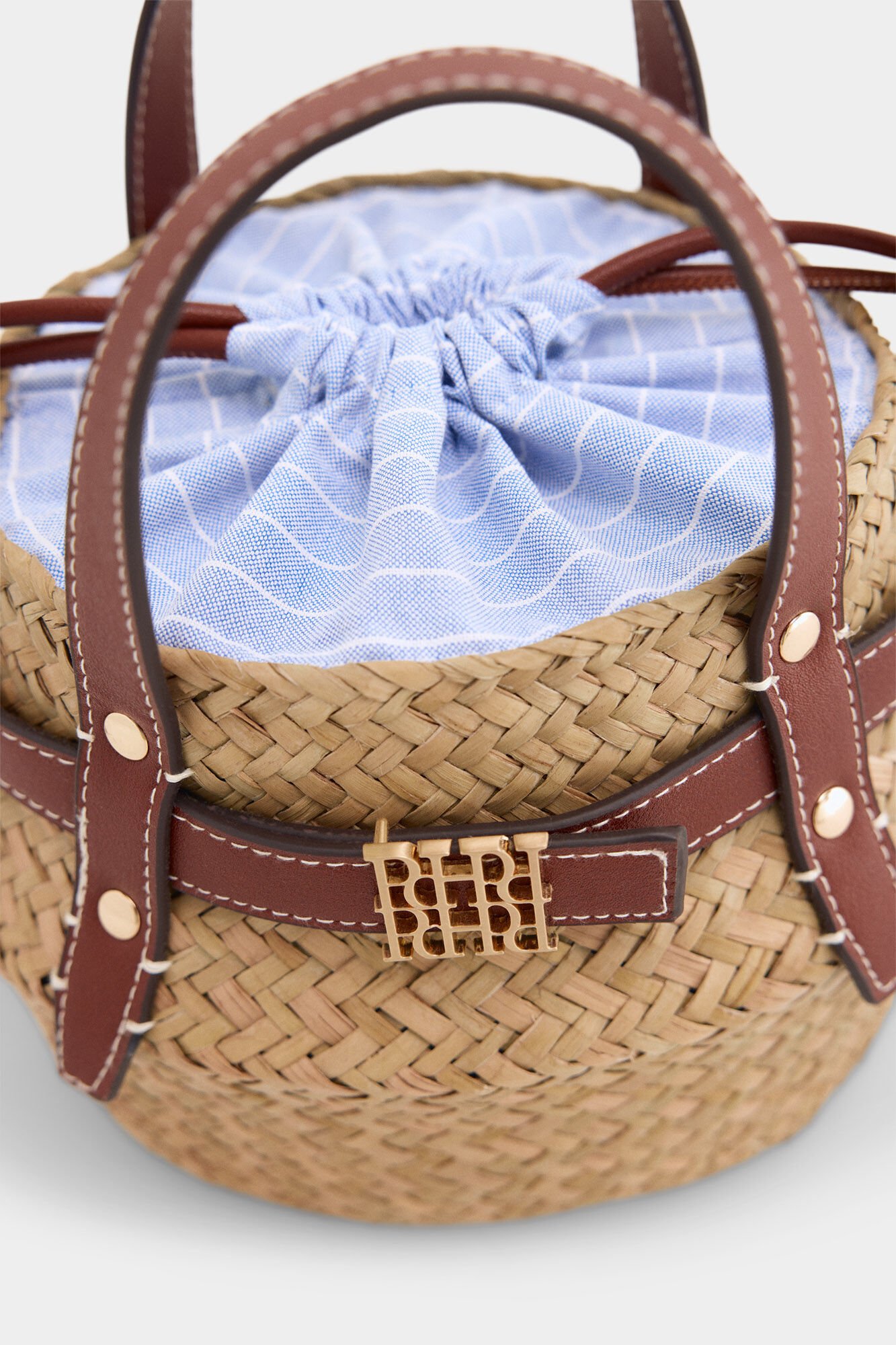 Pedro del Hierro Mala cubo efeito r&aacute;fia