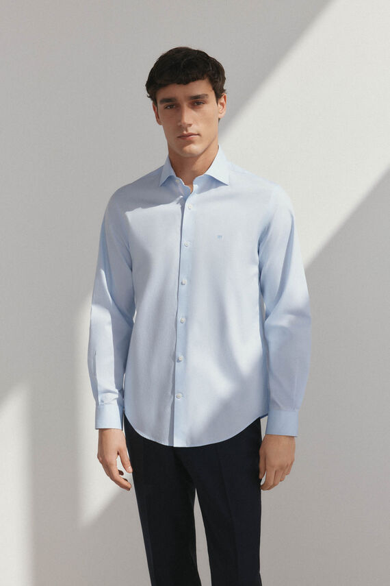 Camisa vestir lisa non iron + antimanchas