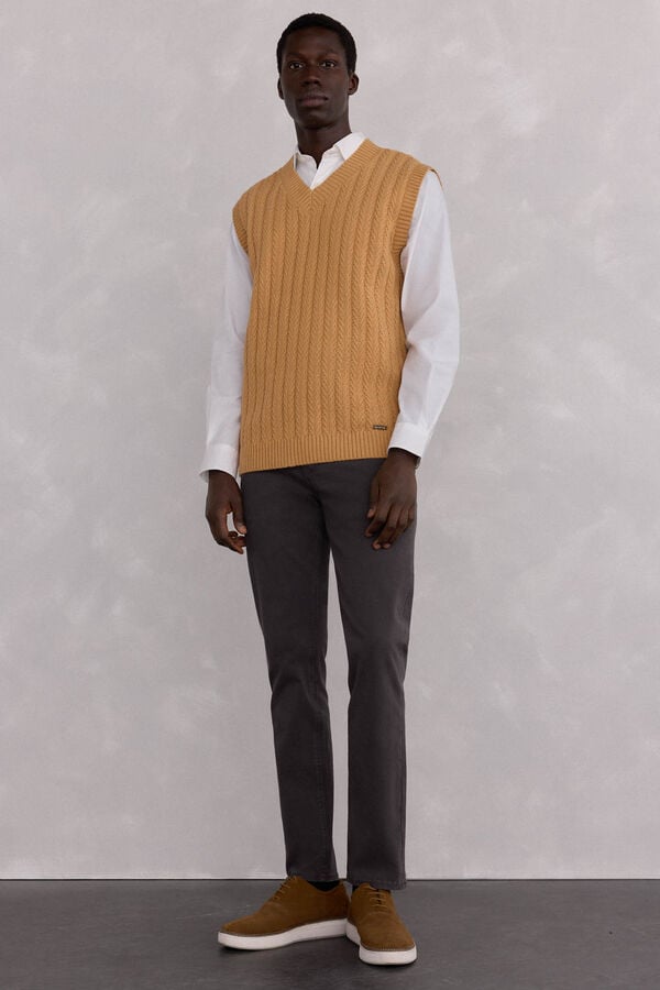 Pedro del Hierro Structured vest with a marked structure Brown
