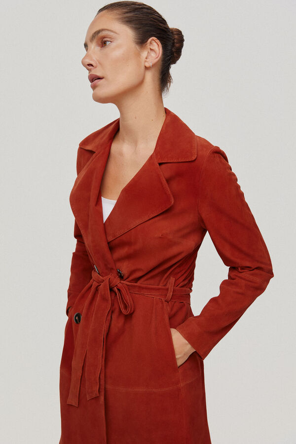Pedro del Hierro Trench ligero ante Pink