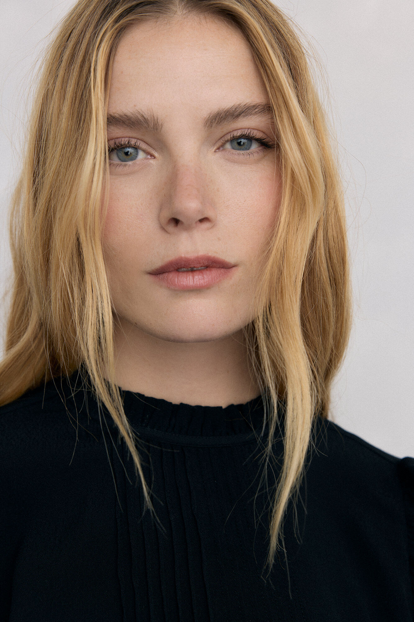 Pedro del Hierro Chiffon blouse with ruffles