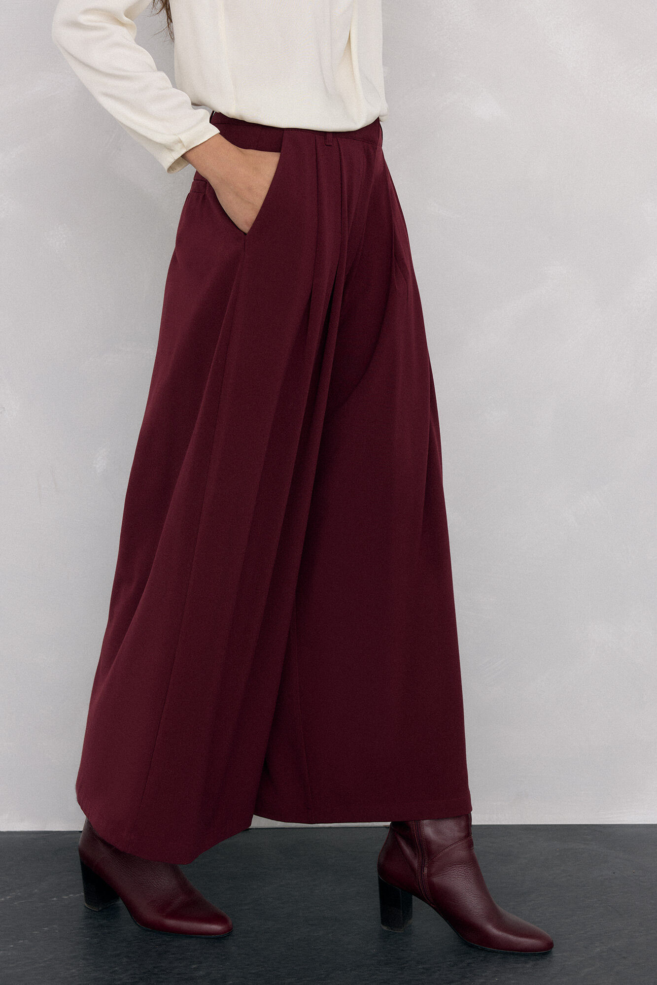 Pedro del Hierro skirt pants