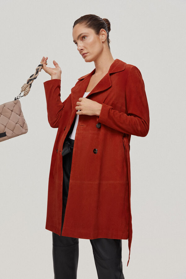 Pedro del Hierro Trench ligero ante Pink