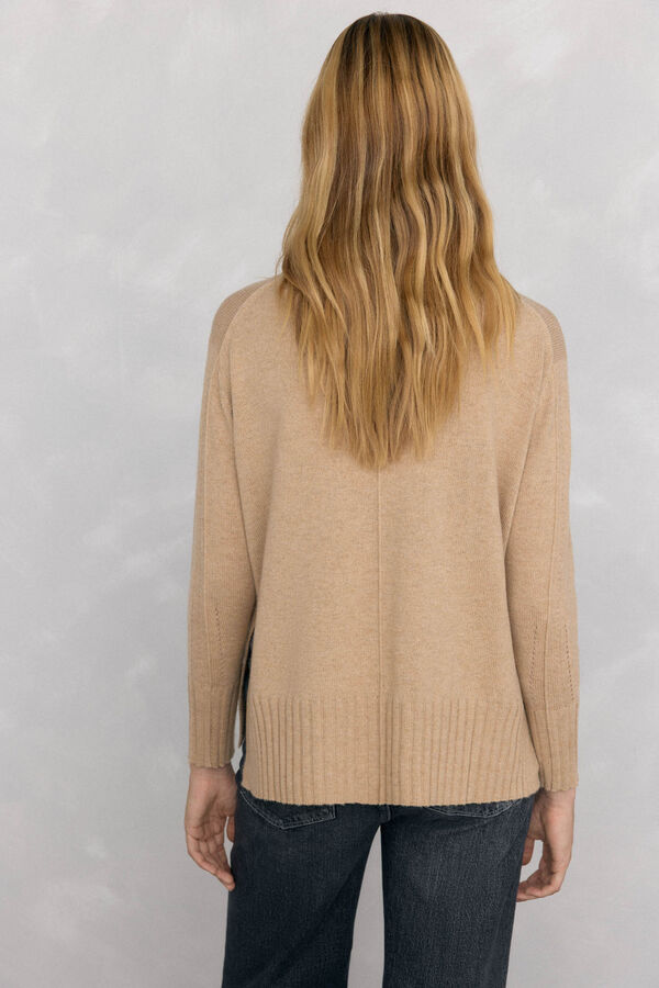 Pedro del Hierro wool neck sweater with center seam Beige