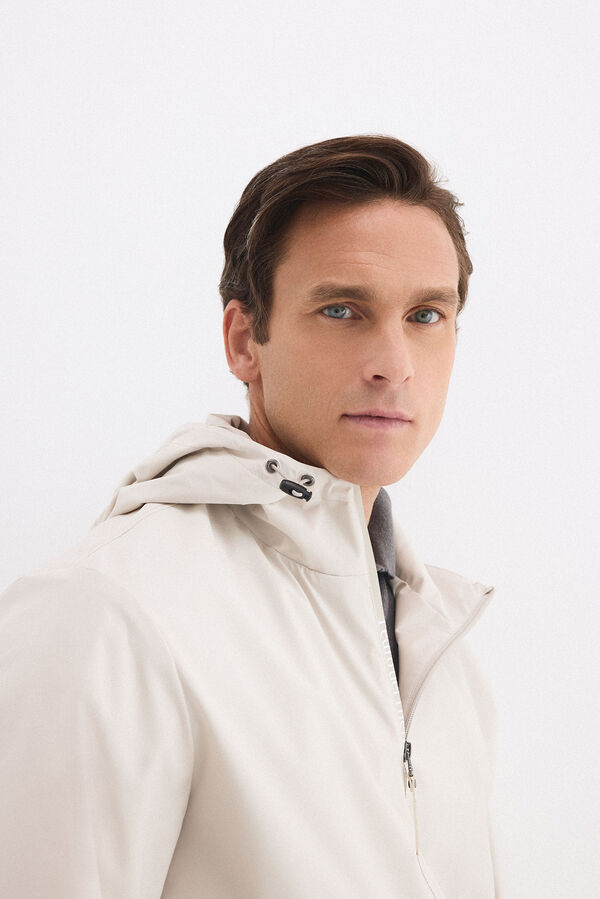 Pedro del Hierro Technical lightweight hooded jacket Beige