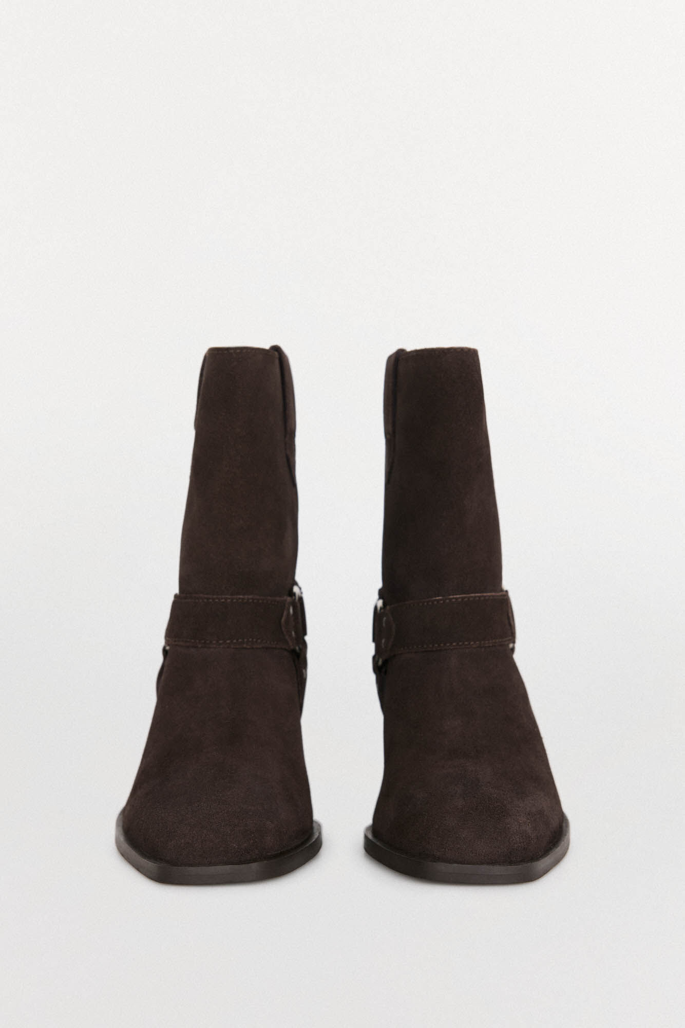 Pedro del Hierro Cowboy leather ankle boots with underwired and studs