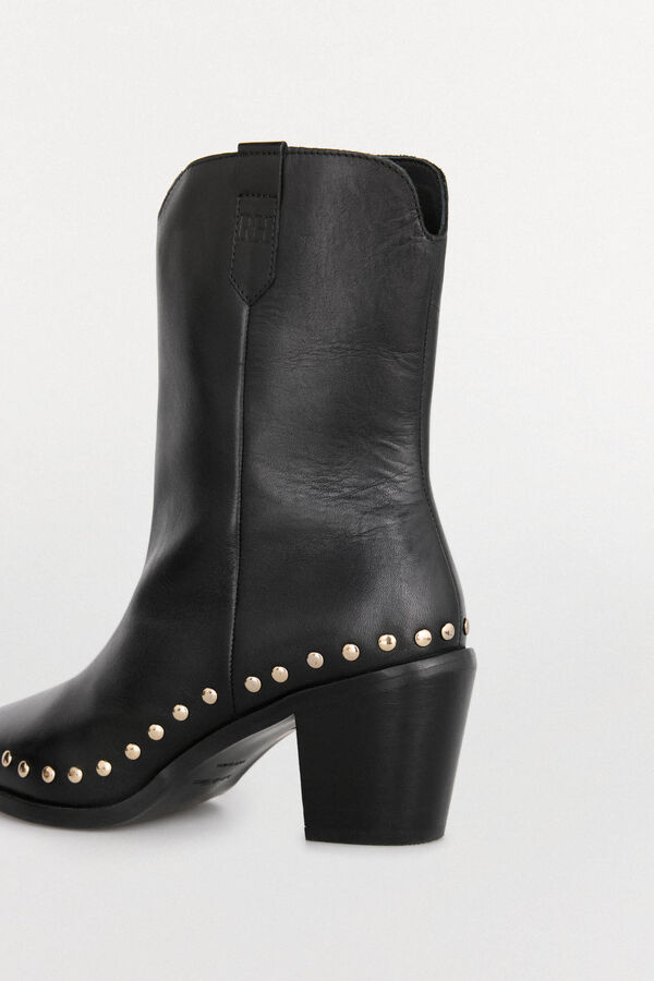 Pedro del Hierro Studded heeled boot in leather Black