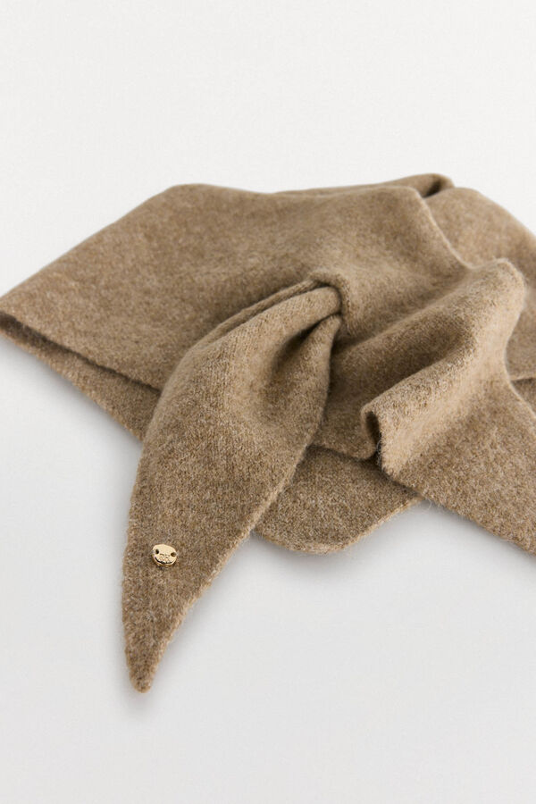 Pedro del Hierro triangle shawl Beige