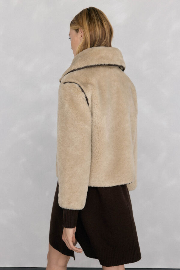 Pedro del Hierro Snap-on fur jacket Ecru