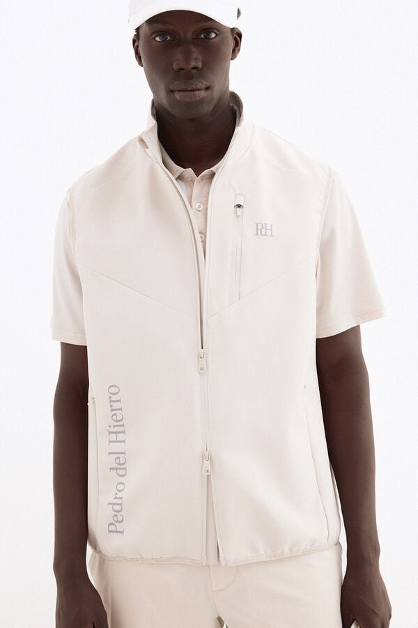 Pedro del Hierro Plain golf gilet Beige