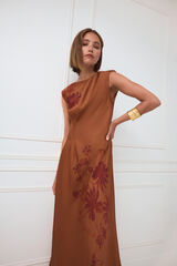 TFP by Tamara Falc&oacute; Vestido midi com flor posicionada Marrom