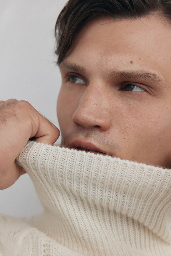 Pedro del Hierro High neck cable- wool sweater Ecru