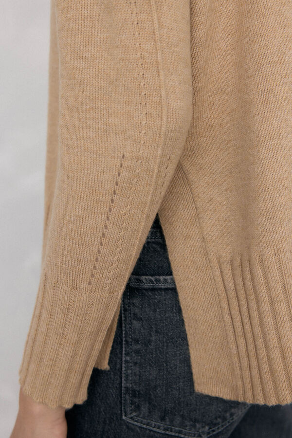 Pedro del Hierro wool neck sweater with center seam Beige