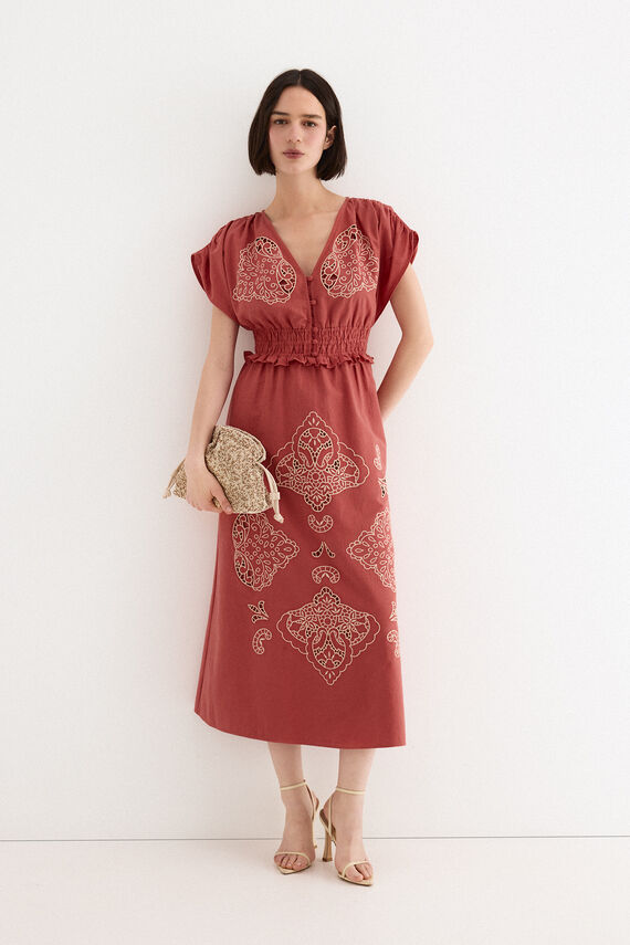 Vestido con bordados